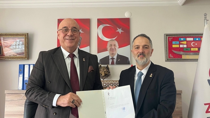 ÜMİT ÖZEL’E ZAFER PARTİSİ’NDE ÖNEMLİ GÖREV: “BU ÜLKENİN GELECEĞİ KARANLIĞA TESLİM EDİLEMEZ”